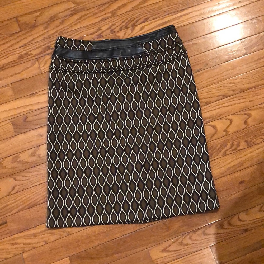Pencil/Midi skirt